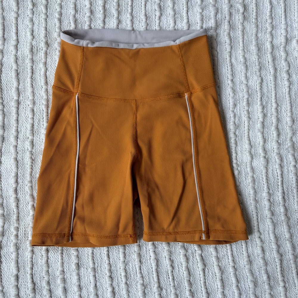 Wilo The Label Women's Swift Bike Shorts XS Yellow Orange Marigold Athletic